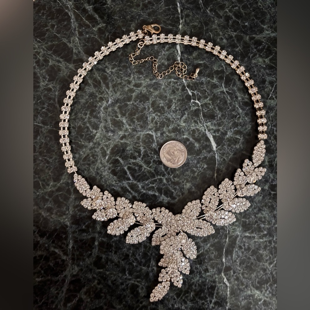 Elegant Silver Leaf Necklace